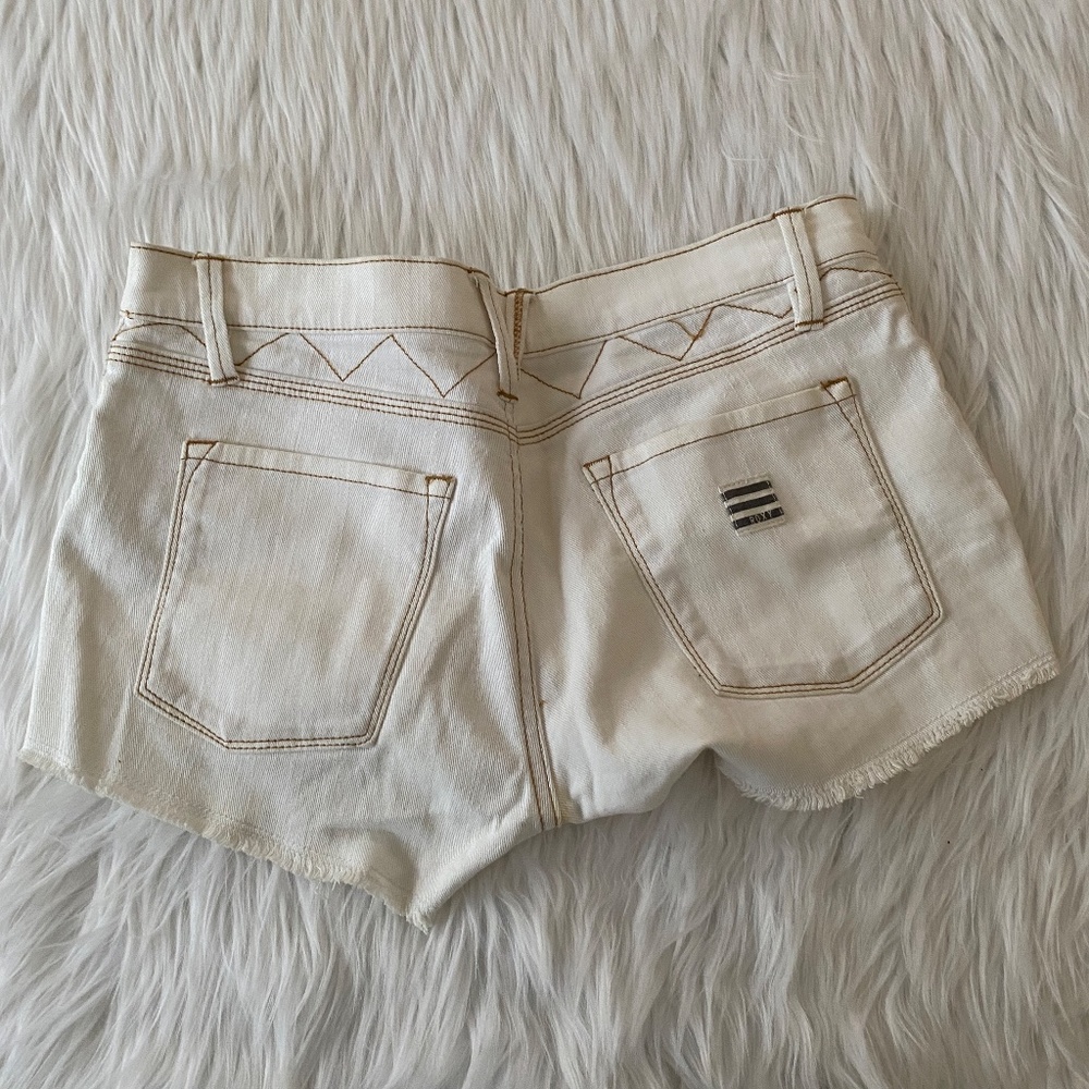 ❌DONATED❌ Roxy White Short - Picture 4 of 4